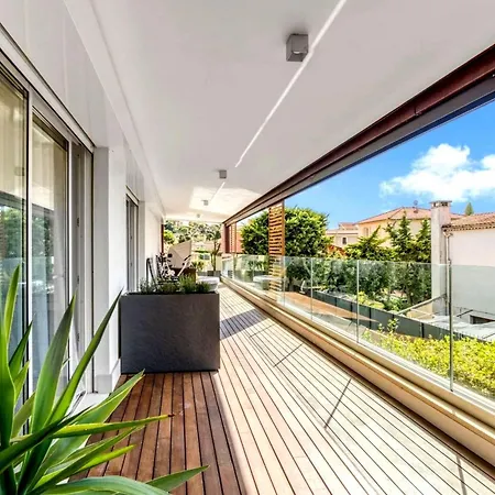 Apartament Ponisio *